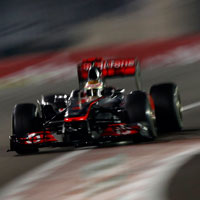 Race Report - Hamilton wins Abu Dhabi as Vettel suffers tyre failure