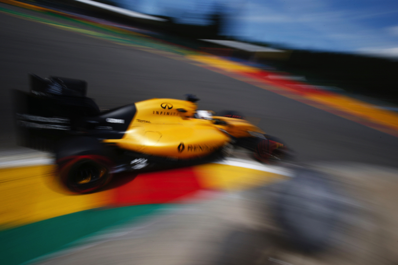 Magnussen admits talks with Renault rivals
