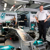 Brawn defends Mercedes DRS