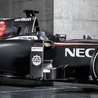 Sauber C33 breaks cover