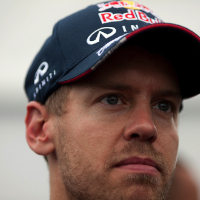 Vettel extends Red Bull deal through 2015