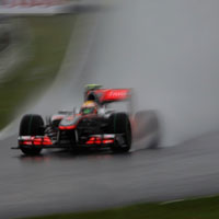 Hamilton back five places after gearbox problem