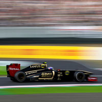 Petrov hits out at Renault