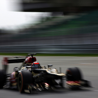 Lotus wants new contract talks with Raikkonen
