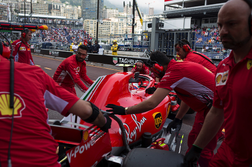 Vettel wants Raikkonen to stay at Ferrari