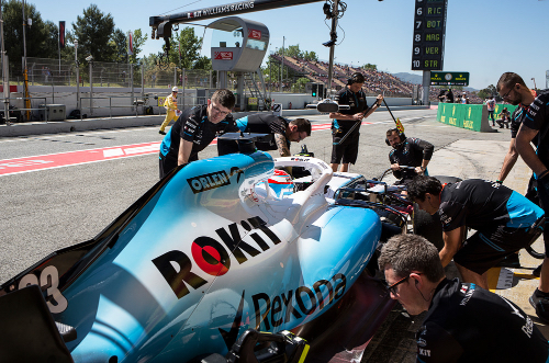 Williams denies supplying better car to Russell