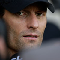 Red Bull extends Mark Webber's contract for 2011