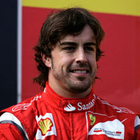 Alonso extends Ferrari contract through 2016