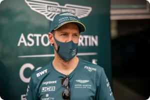 Vettel denies eyeing Hamilton's 2022 seat