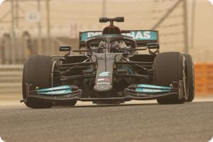 Ecclestone hopes Hamilton not too distracted