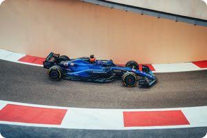 Williams agrees to continue with Mercedes in 2026