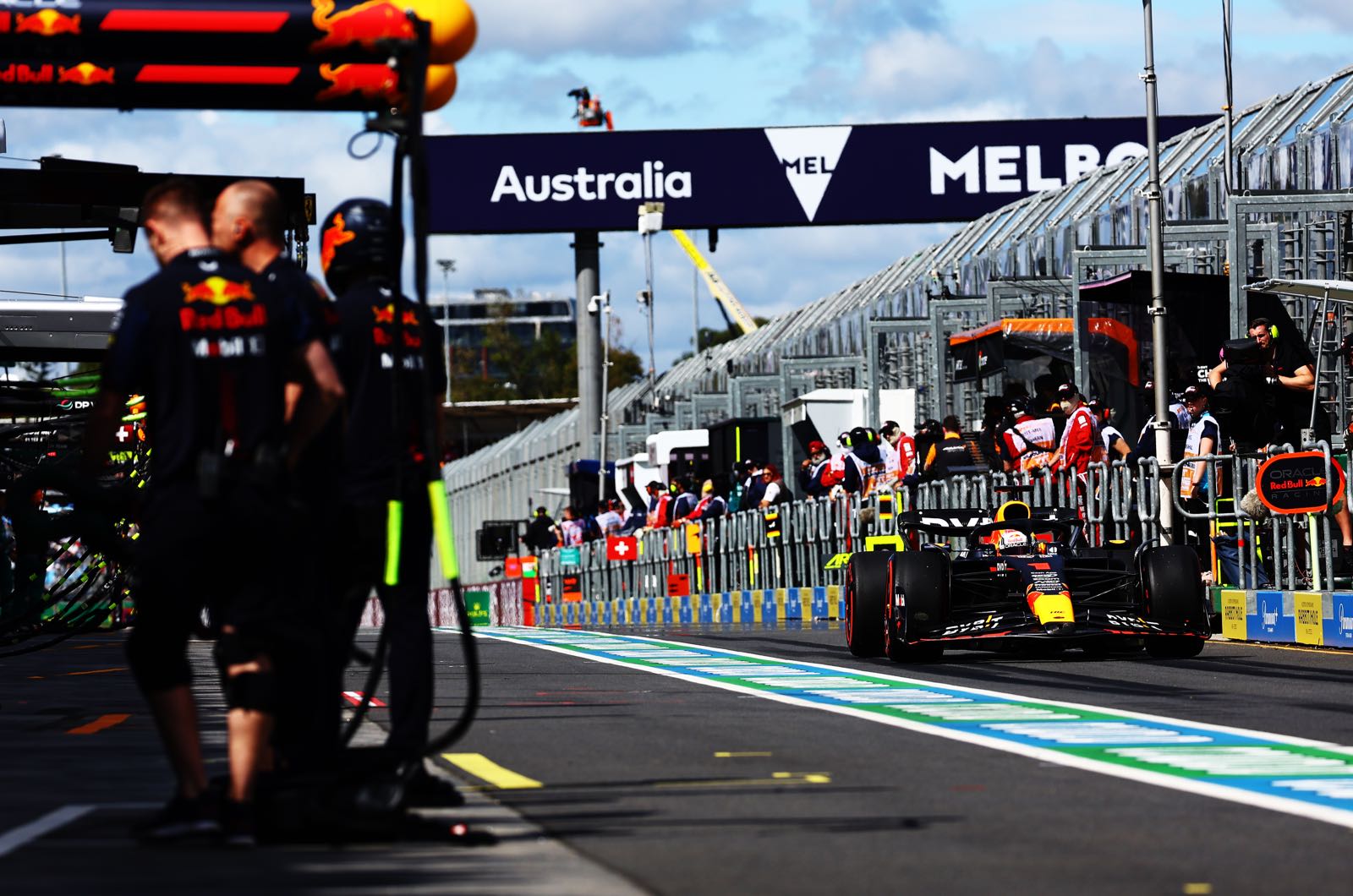Qualifying Report - Verstappen takes pole over Mercedes duo