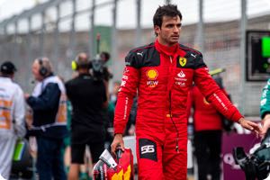 Ferrari criticism pulling us down says Sainz