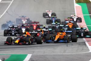 Sprint race to be train or crash-fest says Wolff