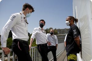 Vettel, Wolff back Hamilton over racing costs
