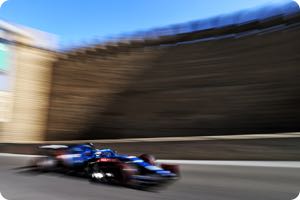 Alonso tells F1 rivals to calm down at Baku