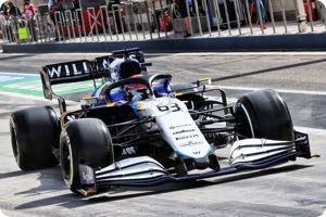 Russell plays down tension with Hamilton