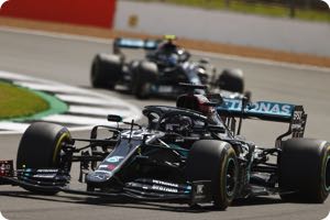 Wolff wants Hamilton to sign three-year deal