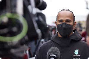 Hamilton willing to have a beer with Verstappen