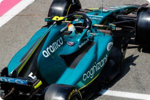 Wolff hopes straightforward Vettel stays in F1