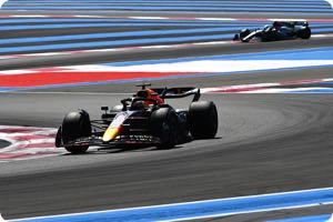 Red Bull to keep developing title-leading car