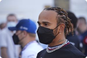 Red Bull should think about comments says Hamilton