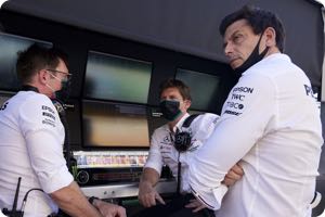 Wolff not ruling out team boss exit
