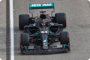 Wolff thinks tired Hamilton will stay in F1
