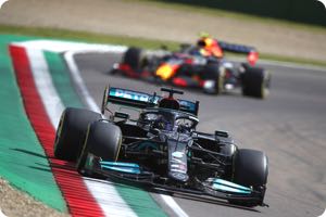 Hamilton wants to keep racing in 2022