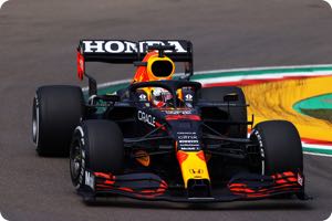 Verstappen plays down Hamilton shoulder nudge
