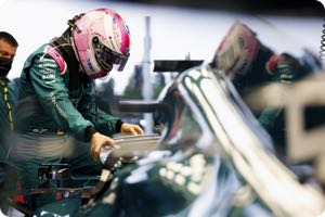 Ex-drivers say Vettel is a finished man in F1