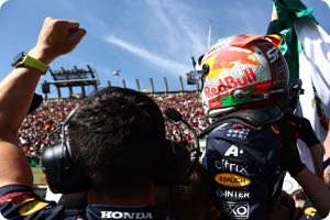Everyone wants Verstappen to win title says Ecclestone