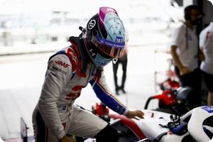 Queue of drivers to replace Schumacher says Steiner