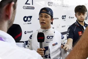 Verstappen tells de Vries to not make rumours bigger