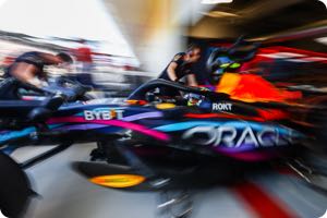 Dominant Red Bull loses three engineers