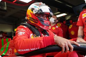 Italian media says Sainz can overtake Leclerc as number 1