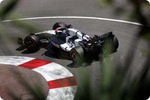 De Vries coy in wake of Marko praise