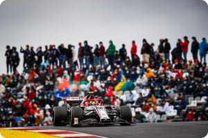 F1 must race away from pandemic says Steiner