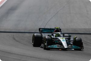 Hamilton did not touch Red Bull wing says Mercedes