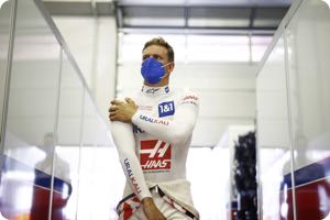 Schumacher to consider 2022 move in weeks