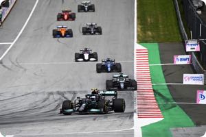 Mercedes not coping with unusual situation says Marko