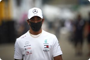 Mercedes rumour explains Hamilton contract delay