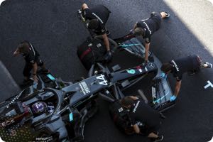 Daimler denies Mercedes team rumours