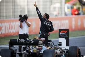 Villeneuve tips Mercedes to keep winning in 2022