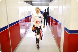 Next move for Schumacher private says Steiner