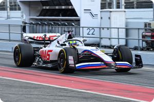 Haas plays down crisis as test delay looms