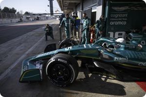 New boss wants Vettel to sign 2023 contract