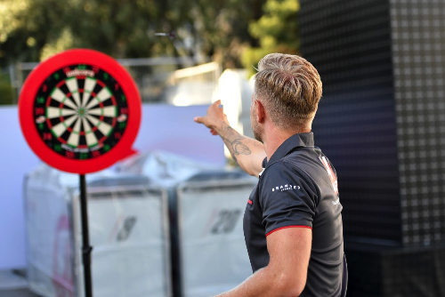 Haas must work hard to keep Magnussen says Steiner
