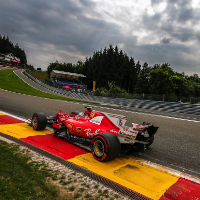 Vetttel extends Ferrari contract through 2020