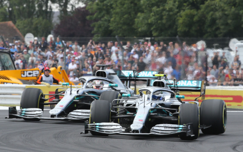 Mercedes takes up Bottas option